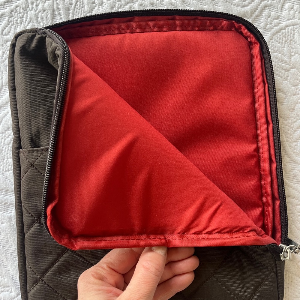Bagallini Zippered Tablet Sleeve, Chocolate Brown Quilted iPad Cover - Picture 2 of 5